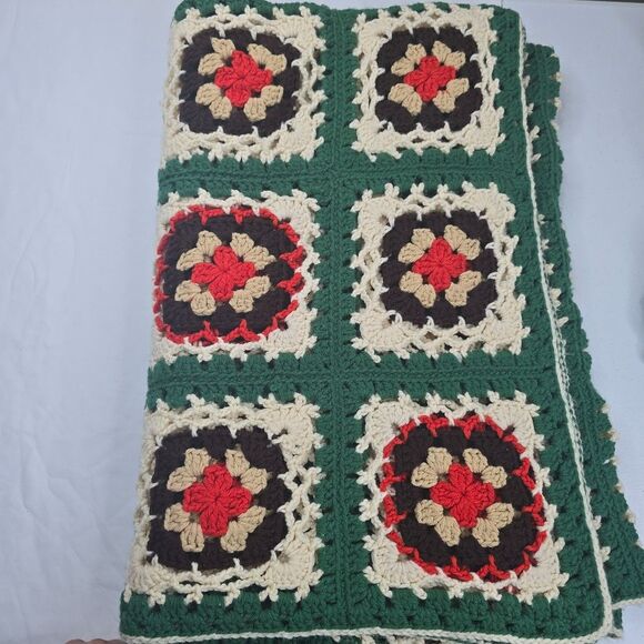 Granny square Afghan 64x48 - Picture 3 of 3
